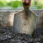 抜根に必要な道具11選｜チェーンブロックを使った自分でできる方法・庭木の処分方法