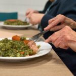 高齢者の食事で気を付けることは？食べやすい食事や栄養についても解説！