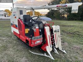 ヤンマー コンバイン 写真