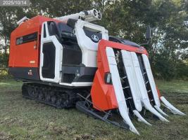 クボタ コンバイン 写真