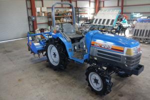 イセキ トラクター 写真