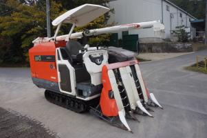 クボタ コンバイン 写真