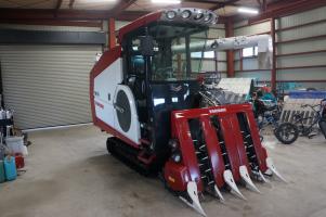 ヤンマー コンバイン 写真