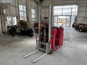 トヨタ フォークリフト 写真
