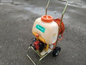 ホームクラフト 動力噴霧機 写真
