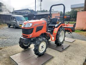 クボタ トラクター 写真