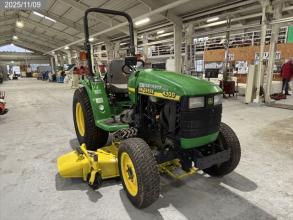 ジョンディア 草刈機 写真