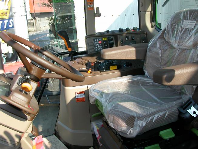 トラクター ＪＤ-6120ＰＣＦ 写真４