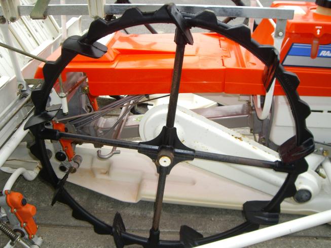 田植機 SP-4HD 写真３