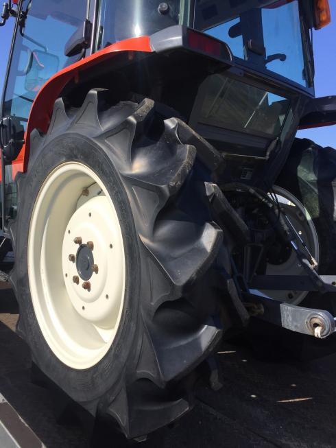 トラクター KL300 写真５