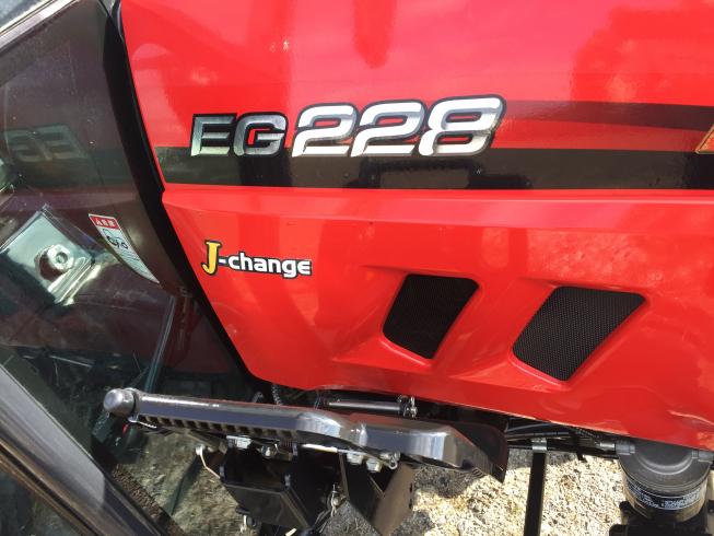 トラクター EG228 28馬力 写真２