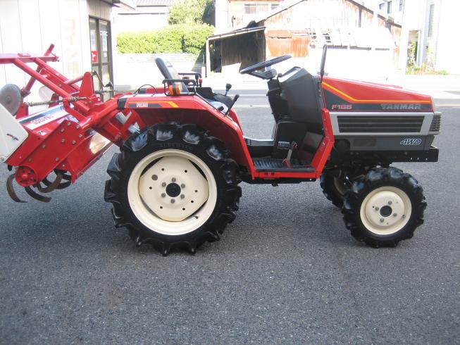 トラクター F165DAS(16.5馬力） 写真４