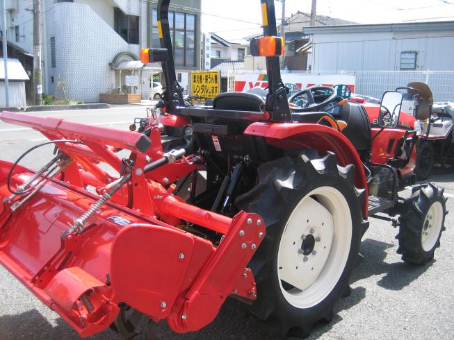 トラクター EG225VUS4G 25馬力 写真４