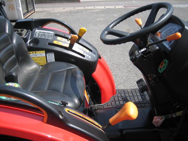 トラクター EG225VUS4G 25馬力 写真９