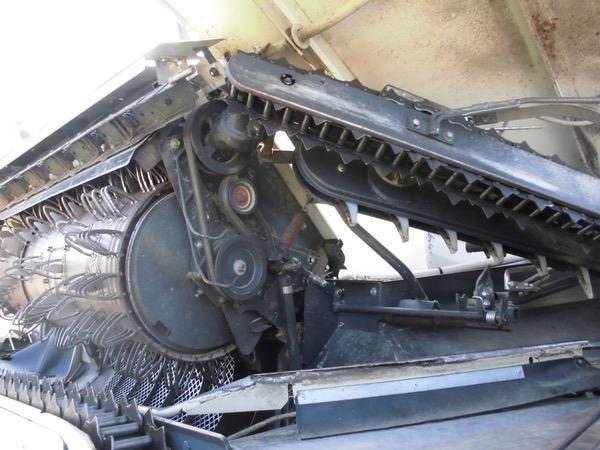 コンバイン V698 写真４