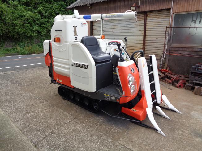 コンバイン ARN216GLW 写真２