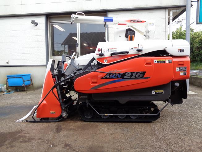 コンバイン ARN216GLW 写真３