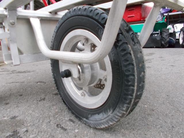 運搬機 電動猫吉3輪タイプ 写真７