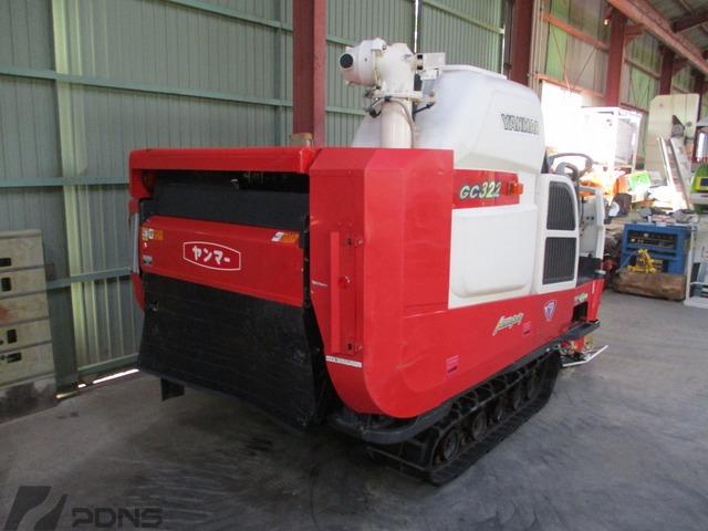 コンバイン GC322 写真２