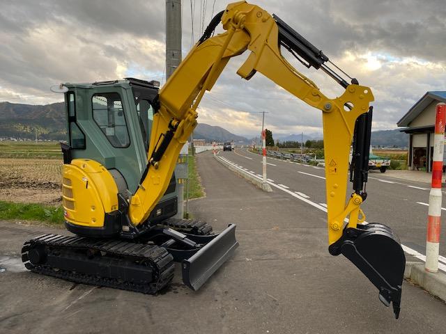 バックホー B3-6Σ 写真２