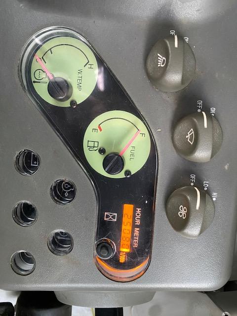 バックホー B3-6Σ 写真３