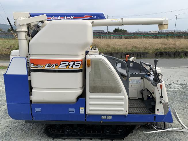 コンバイン HVG 218GZKWC 写真２