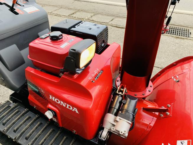 除雪機 HSM1390i 写真５