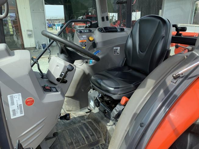 トラクター KL3150キャビン 写真６