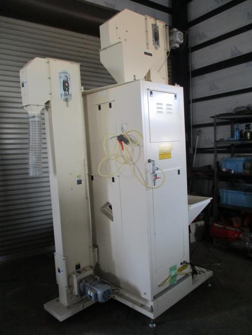 色彩選別機 AK-ECO 写真３