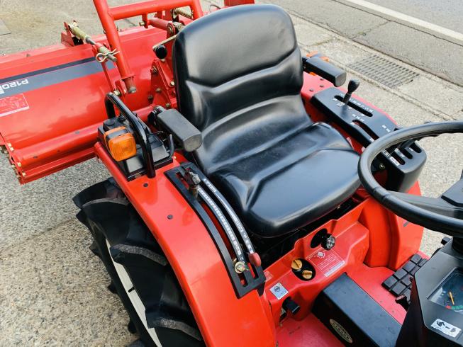 トラクター MT135 写真５