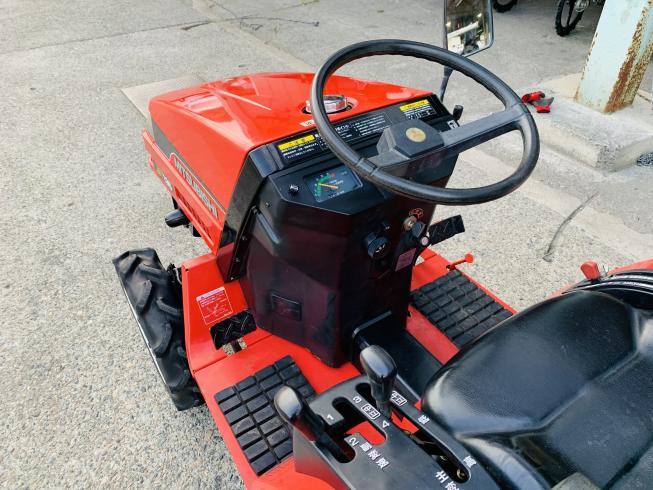 トラクター MT135 写真４