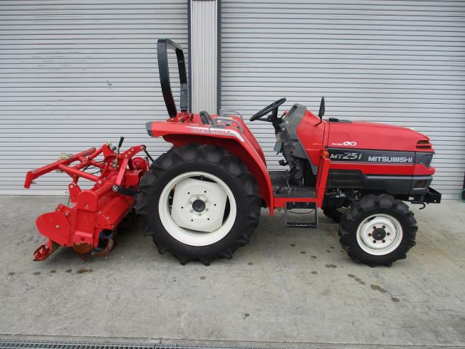 トラクター MT251 写真２