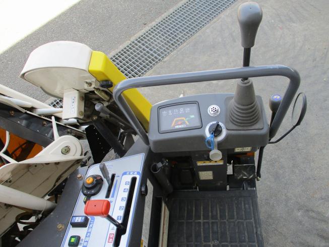 コンバイン HP2-KWC 写真４