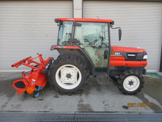 トラクター GL261FQ3BSMA 写真３