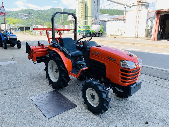 トラクター KB20F 写真２