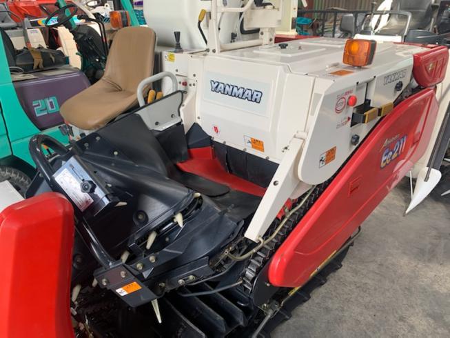 コンバイン Ee211 写真３