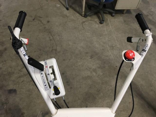 草刈機 HR402 写真５