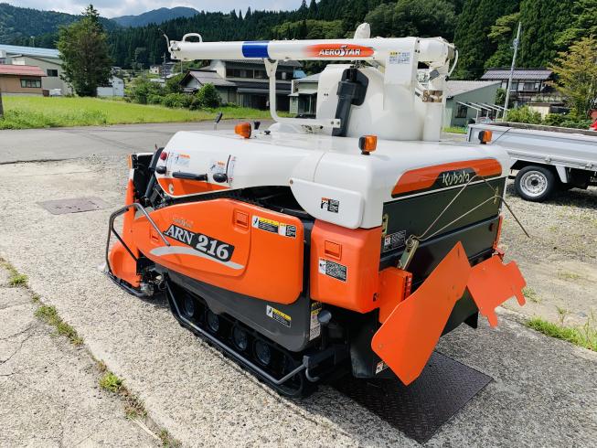 コンバイン ARN216-GLW 写真３