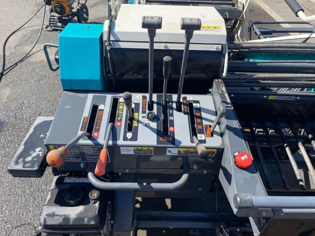 たまねぎ収穫機 KOP-1000 写真５