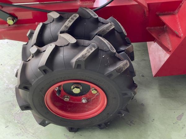 小石拾い機 iP60A 写真４