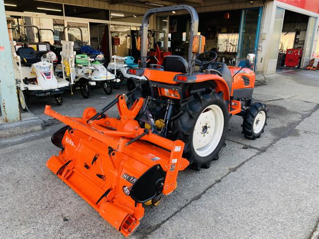 トラクター T240D 写真５