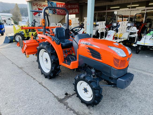 トラクター T240D 写真２