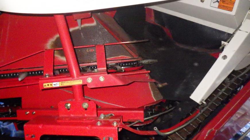 コンバイン GC325 写真４