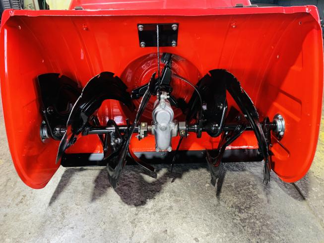 除雪機 HSS1170i 写真３