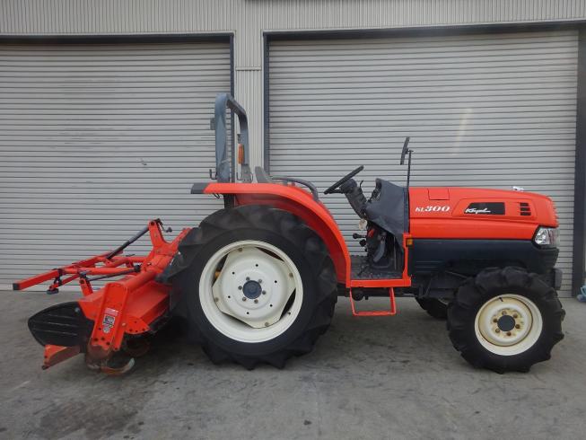 トラクター KL300 写真２