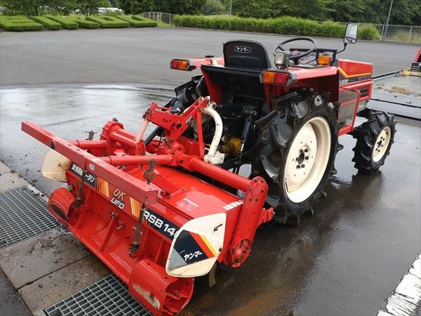 トラクター FX235D 写真３