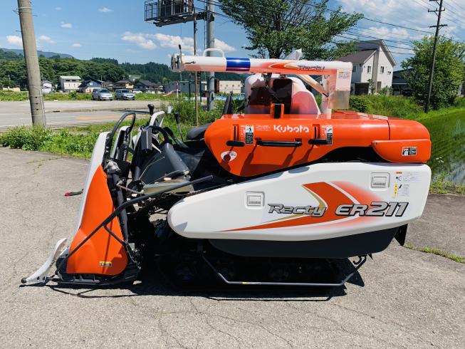 コンバイン ER211N 写真４