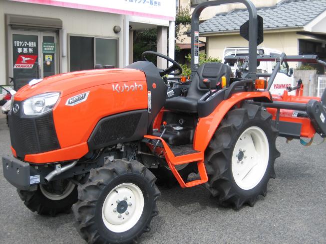 トラクター NB21SPFMARF4 写真２