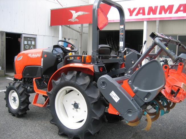 トラクター NB21SPFMARF4 写真６