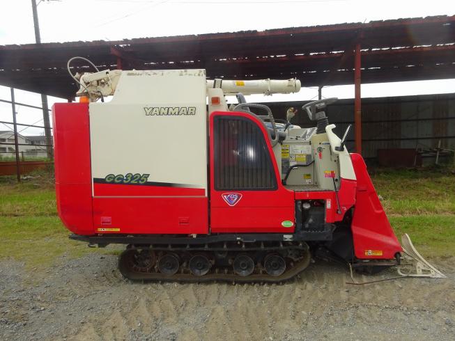 コンバイン GC325 写真２